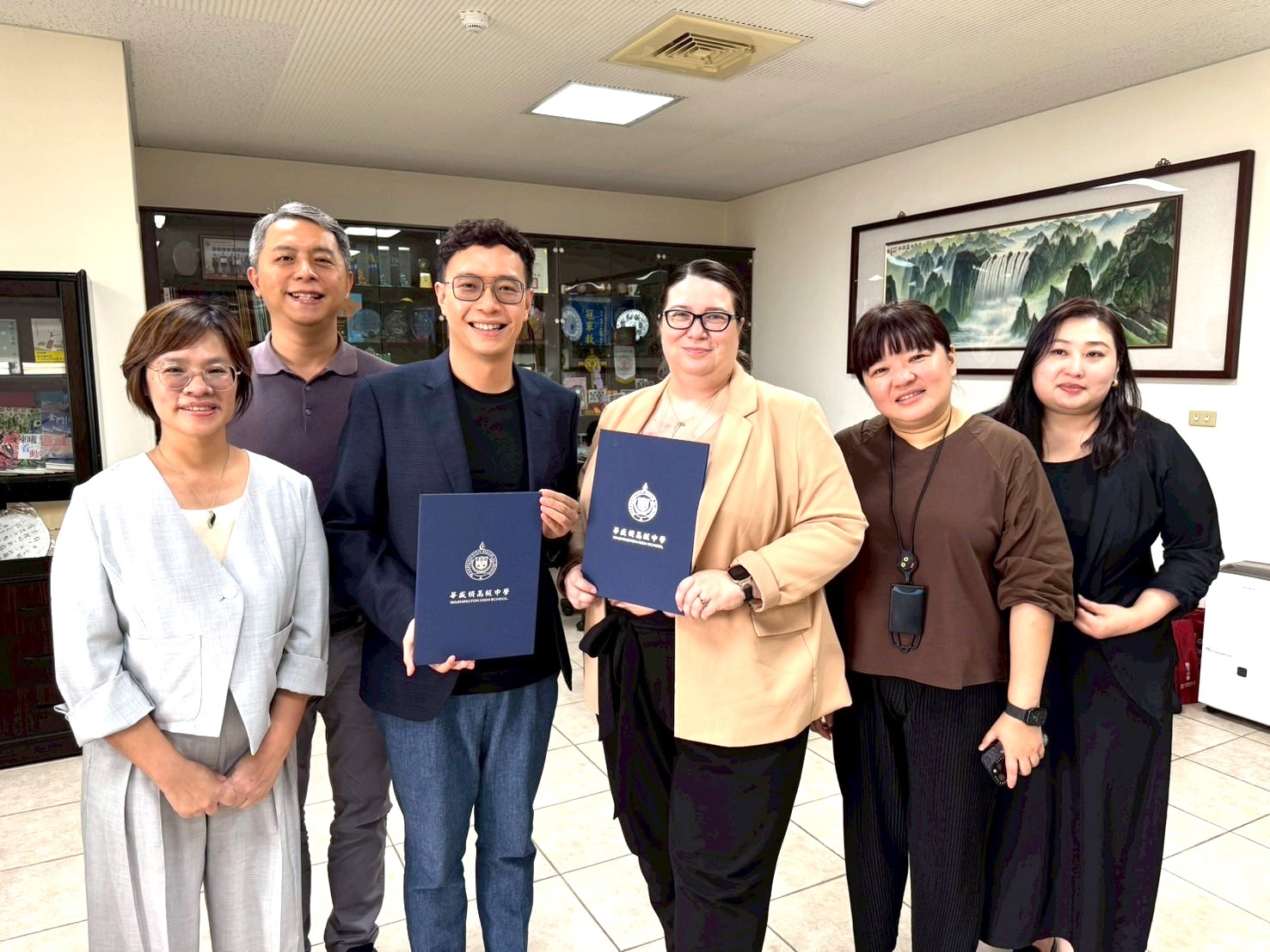 華盛頓中學WIST x 加拿大西門菲莎大學 中部唯一 華盛頓中學WIST x 加拿大西門菲莎大學 中部唯一